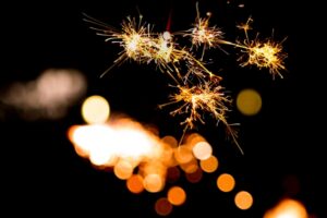 花火大会は誰と行く？家族・カップル・一人でも楽しめる理由と過ごし方