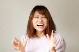 誕生日に友達へ送る【面白い】メッセージ文例やユニークなアィディア！