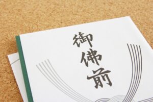 お盆の御仏前の金額はいくら？相場・表書き・包み方まで徹底解説！