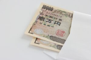 成人式のお祝いは2万円でも大丈夫？相場は参考までに！