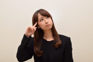 初七日の服装！身内だけでも喪服なの？相応しい服装や髪型も解説！