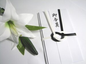 法事の食事代に相場は？のし袋の選び方と表書きの書き方も徹底解説！