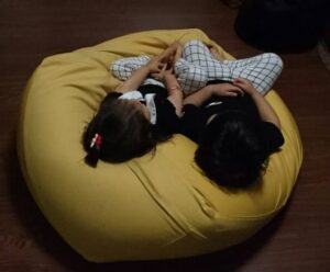 ビーズクッションのオキシ漬けはできる？正しい洗い方と失敗しない注意点を解説