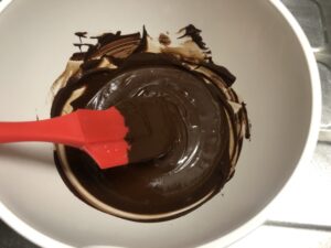 チョコの汚れの落とし方を伝授！落ちにくい理由とは？