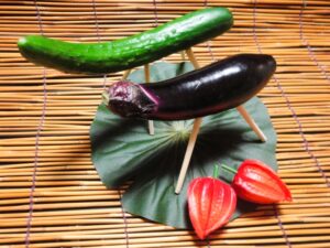 お盆はなぜ帰ってくるの？故人や祖先の霊が帰る理由と迎え方をわかりやすく解説